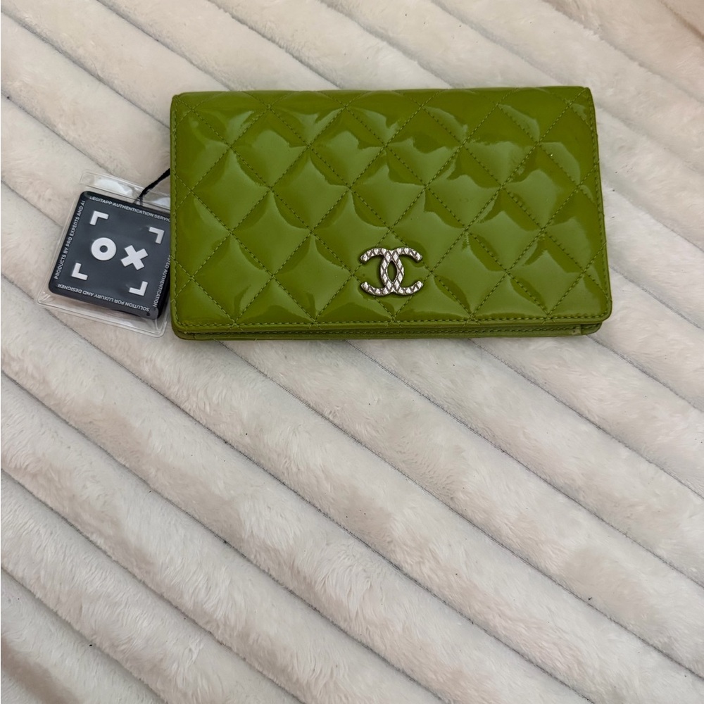 CHANEL Quilted Patent Leather Continental Yen Wallet Chartreuse Green